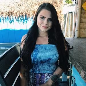 Meet your Posher, Marisa